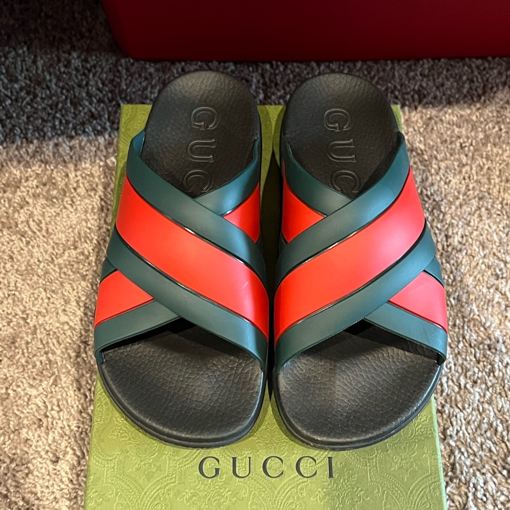 Gucci Women's Black and Red Slide Sandals - Picture 5 of 11